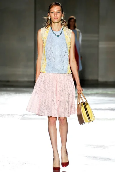 Look 7